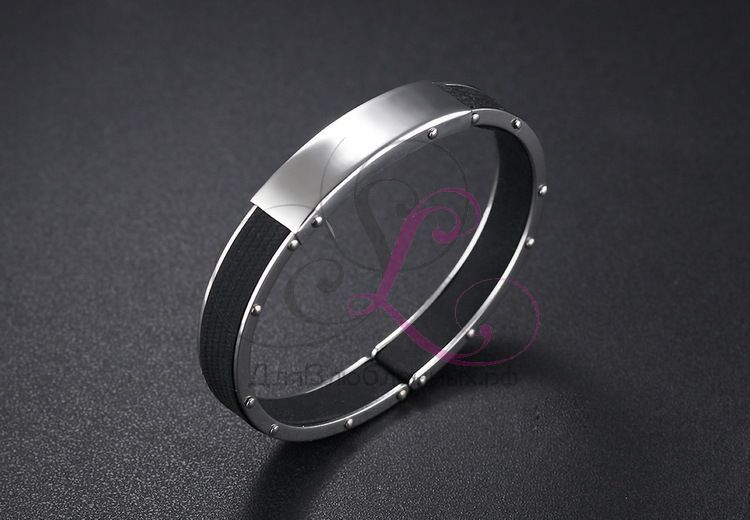 Стальной браслет с каучуковыми вставками Стальной браслет с каучуковыми вставками