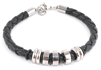 MB156 Браслет мужской кожаный, стоимость 1 700 руб Характеристики: Материал - Экокожа, Вес - , Комплектация - Браслет, Страна производства - ;